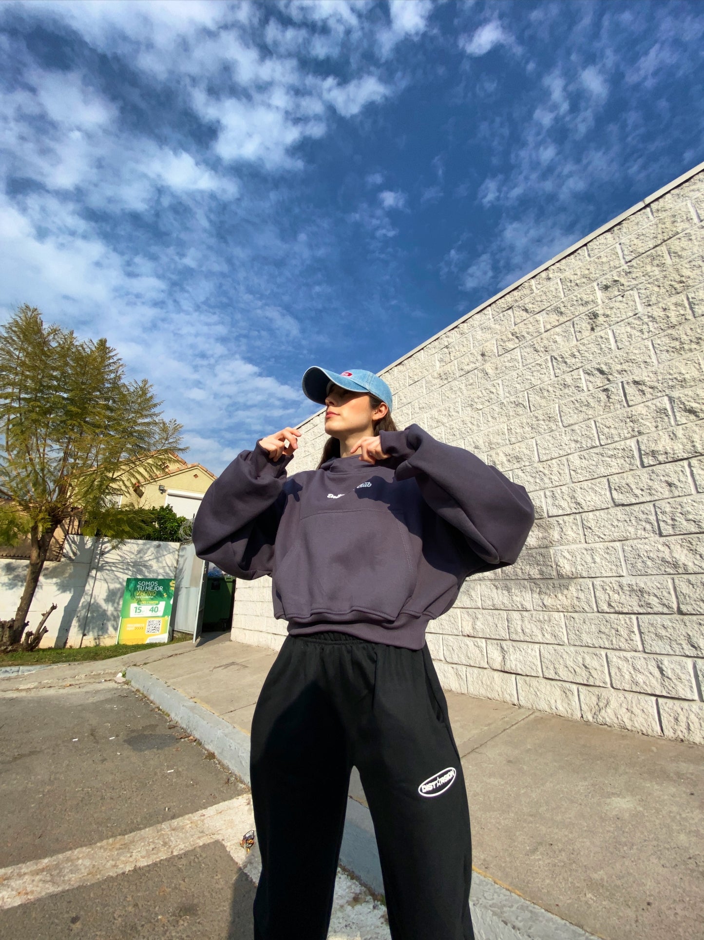 Poleron Ebano Boxy Fit "Dreamers Club"