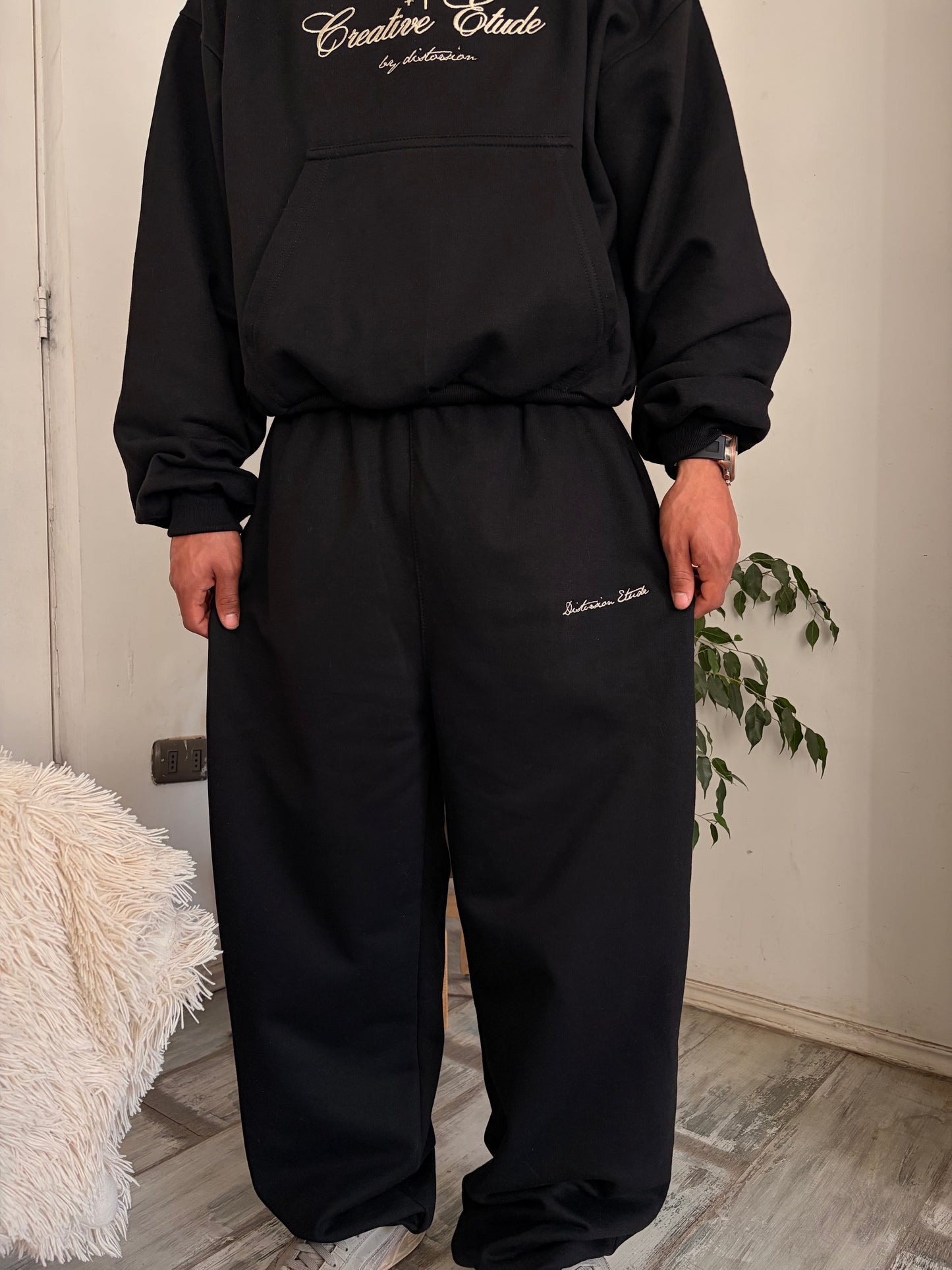Pantalón baggy “creative étude” negro