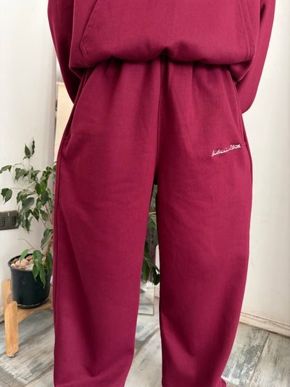 Pantalón baggy “creative étude” burdeo